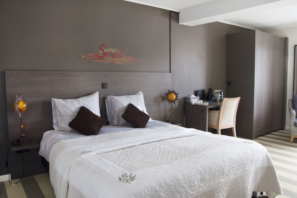 Hotel De Klok ซูเทนดาล ภายนอก รูปภาพ